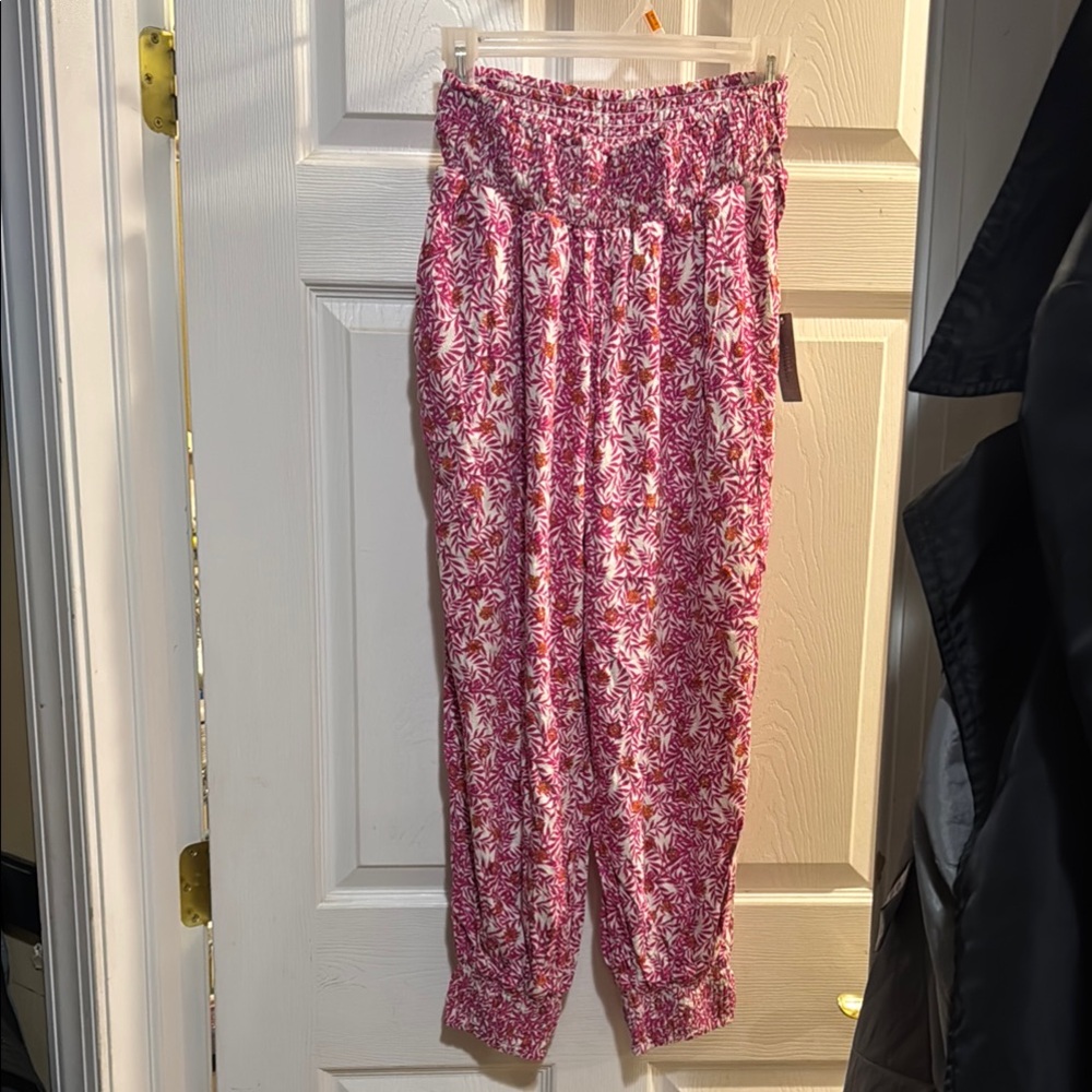 Anthropologie Vibrant Pink Leaf Print Pants NWT S/P